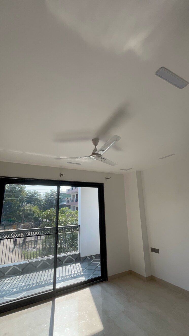 undefined, sector 1 4 Bedroom 365 Sq.Yd. Builder Floor In Sector 1 Gurgaon 8125070