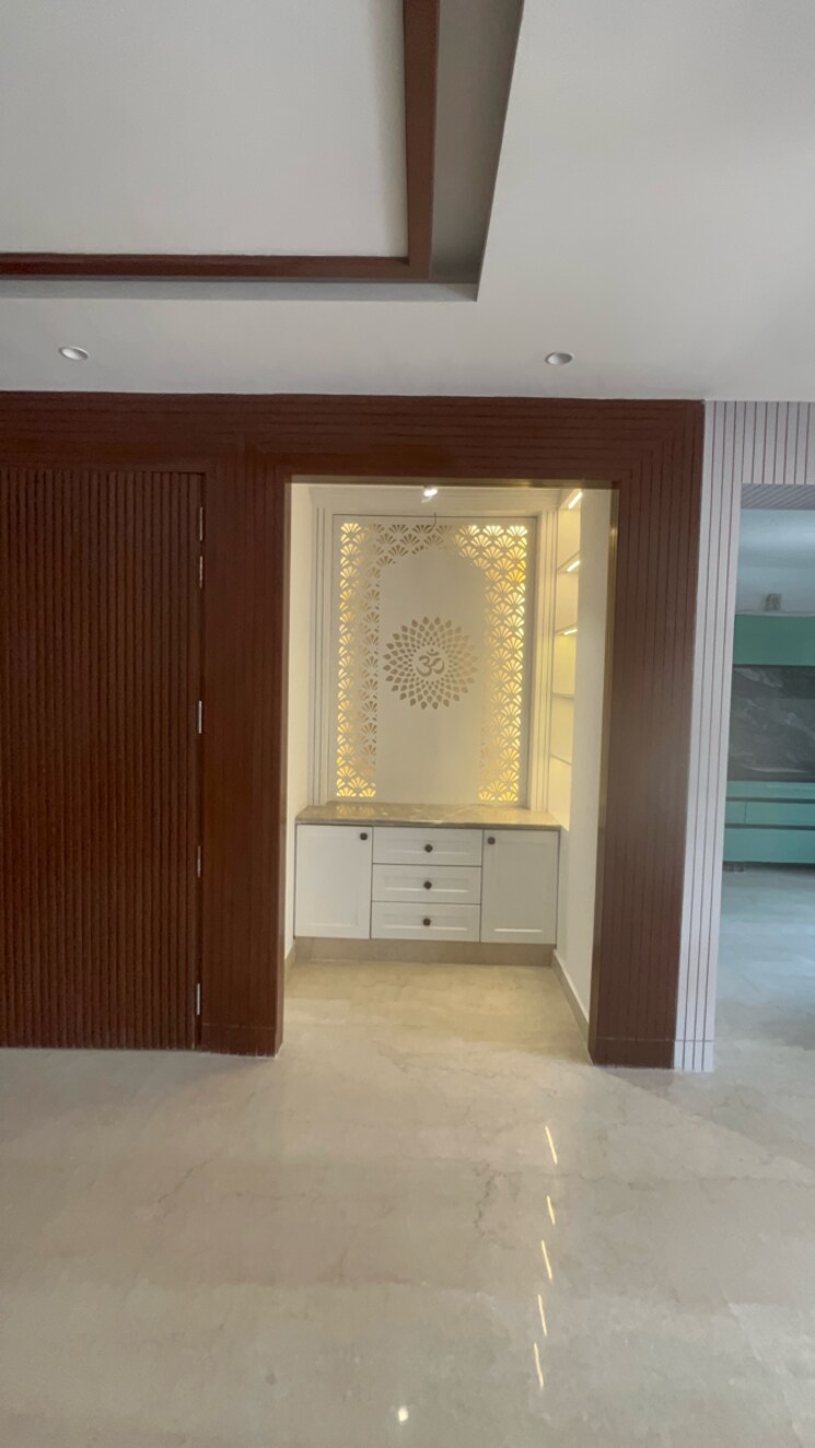 Room, sector 1 4 Bedroom 365 Sq.Yd. Builder Floor In Sector 1 Gurgaon 8125070