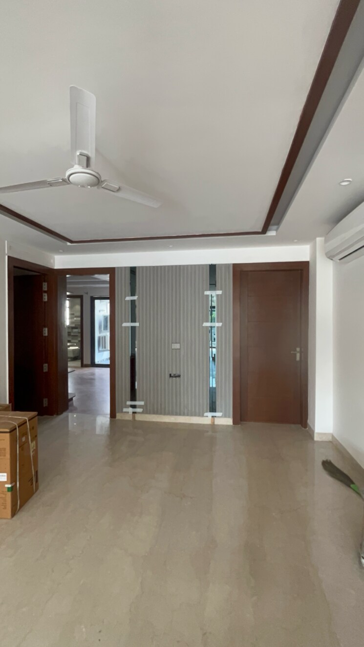 Room, sector 1 4 Bedroom 365 Sq.Yd. Builder Floor In Sector 1 Gurgaon 8125070
