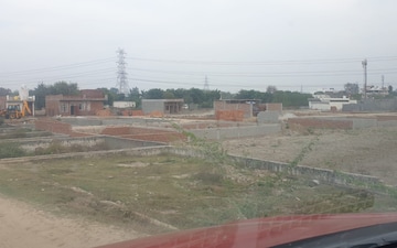 Plot For Sale in Sector 82