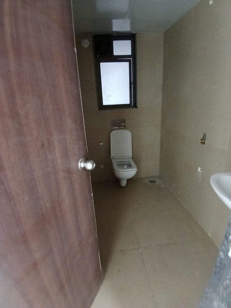 Bathroom, balkum pada 4 Bedroom 1136 Sq.Ft. Apartment In Balkum Pada Thane 8125198