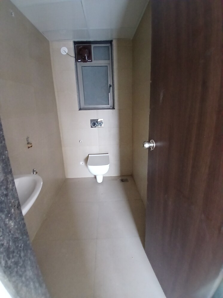 Bathroom, balkum pada 4 Bedroom 1136 Sq.Ft. Apartment In Balkum Pada Thane 8125198
