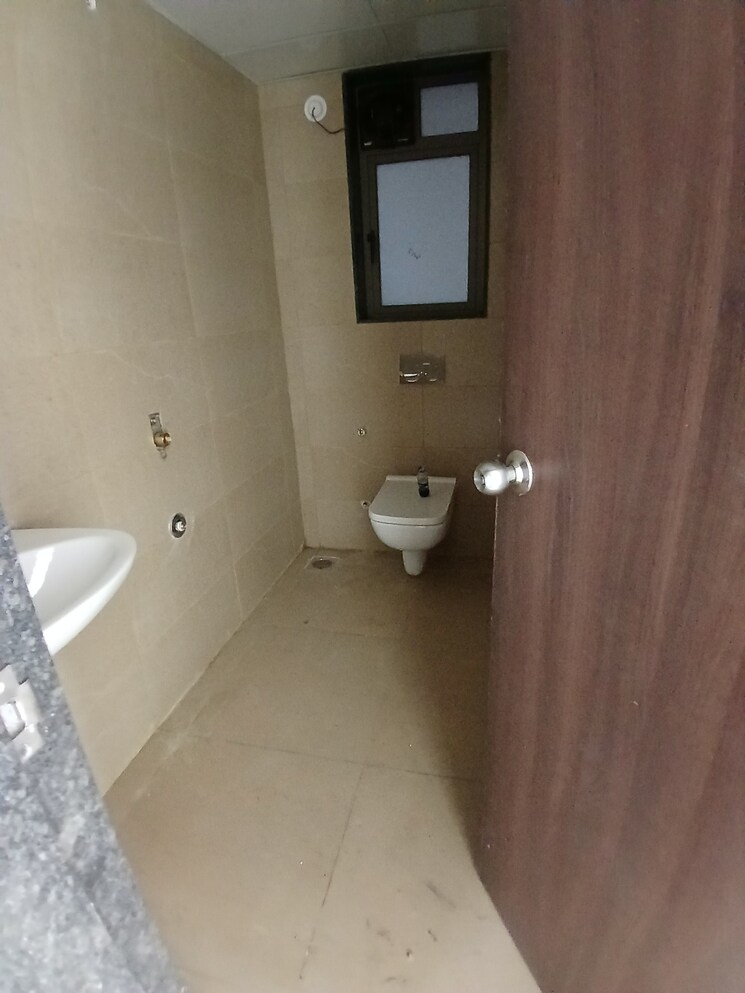 Bathroom, balkum pada 4 Bedroom 1136 Sq.Ft. Apartment In Balkum Pada Thane 8125198