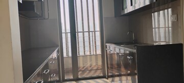Room in 2 BHK Apartment at Kalpataru Paramount A, Kapur Bawdi – for Rent