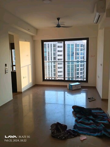 Room in 2 BHK Apartment at Runwal Bliss, Kanjurmarg East – for Rent