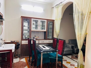 Master Bedroom in 6+ BHK Independent House at Gomti Nagar – for Rent