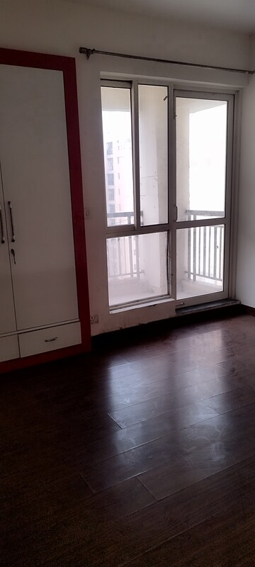 Room in 3 BHK Apartment at Sikka Karnam Greens, Sector 143b – for Sale