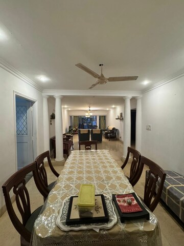 Master Bedroom in 3 BHK Apartment at Andheri West – for Rent