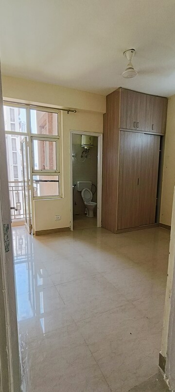 2 BHK Apartment For Rent in Shree Vardhman Mantra, Sector 67