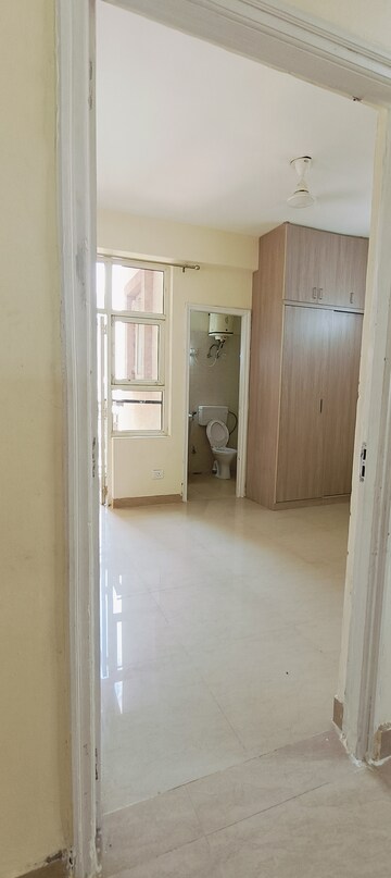 Room in 2 BHK Apartment at Shree Vardhman Mantra, Sector 67 – for Rent