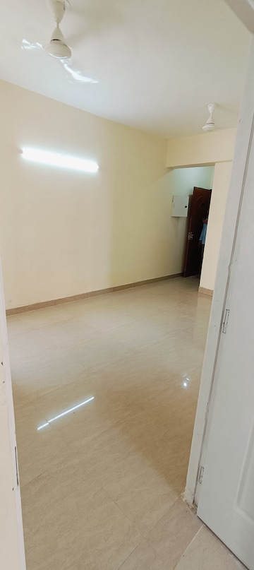 Room in 2 BHK Apartment at Shree Vardhman Mantra, Sector 67 – for Rent