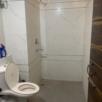 Bathroom in 3 BHK Builder Floor at Sunshine Enclave, Vip Road – for Rent