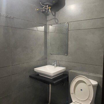 Bathroom in 3 BHK Builder Floor at Sunshine Enclave, Vip Road – for Rent