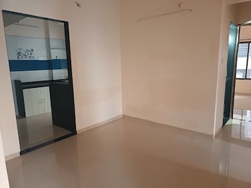 Room in 2.5 BHK Apartment at Menorah Manshanti CHS, Chembur – for Rent