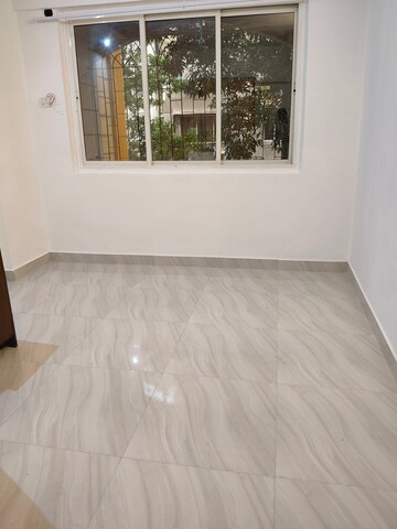 Room in 2 BHK Apartment at Andheri West – for Rent