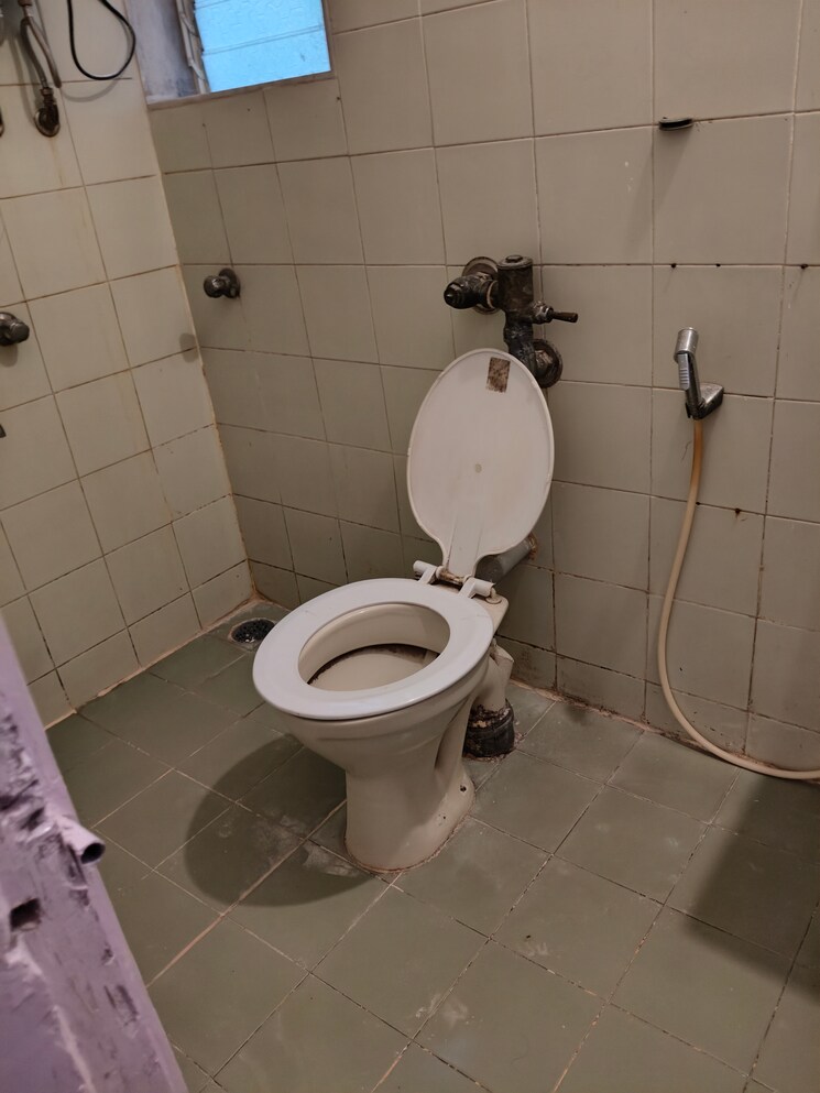 Bathroom, andheri west 2 Bedroom 950 Sq.Ft. Apartment In Andheri West Mumbai 8125263