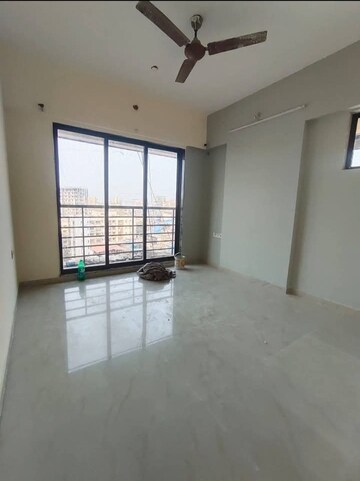 Room in 2 BHK Apartment at Kanakia Spaces Zen World, Kanjurmarg East – for Rent