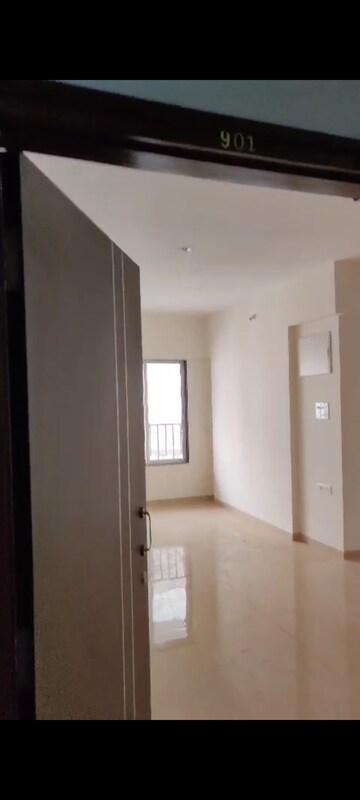 Room in 3 BHK Apartment at Pallavi Chhaya CHS, Chembur – for Sale