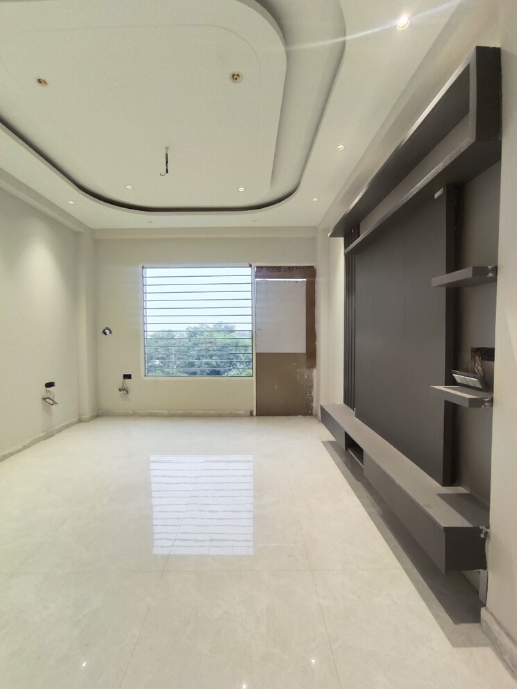 Kitchen, srishti-greenfield-homes 4 Bedroom 2500 Sq.Ft. Builder Floor In Green Fields Colony Faridabad 8125315