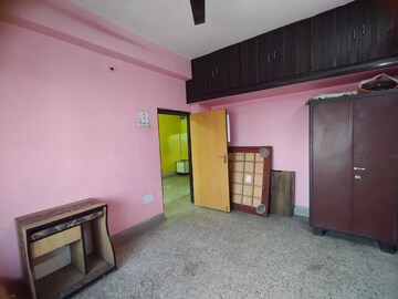 Bedroom in 1 BHK Apartment at Shibpur – for Rent