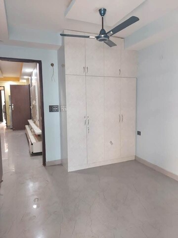 Room in 3 BHK Builder Floor at Sector 15 ii – for Rent