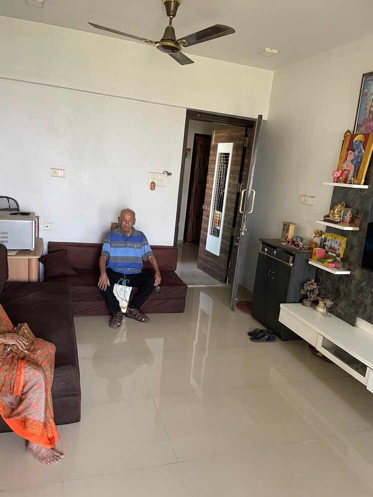 Living Room, lashkaria-anurag-chs 2.5 Bedroom 1200 Sq.Ft. Apartment In Andheri West Mumbai 8125415