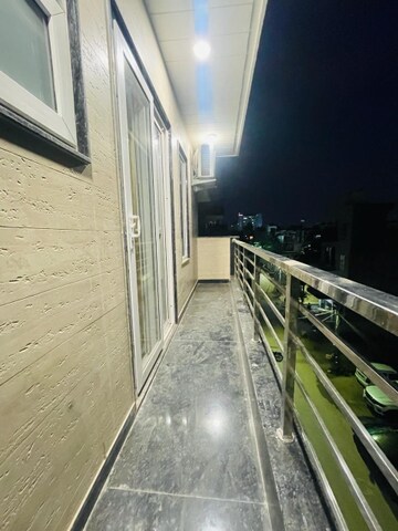 Balcony in 2 BHK Builder Floor at Sector 51 – for Rent
