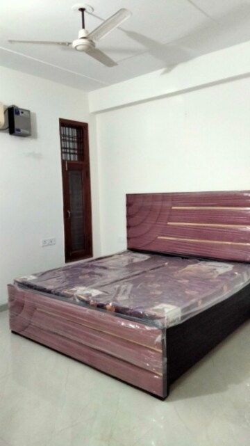 Bedroom in 3 BHK Builder Floor at Allure Homes, Sector 14 – for Rent