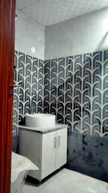 Bathroom in 3 BHK Builder Floor at Allure Homes, Sector 14 – for Rent