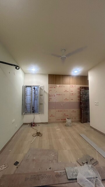 Room in 6 BHK Independent House at Ansal Golf Villas, Sushant Golf City – for Rent