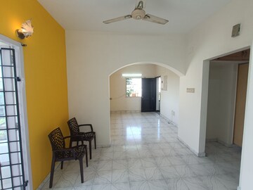 Building Lobby in 2 BHK Apartment at Kodambakkam – for Rent