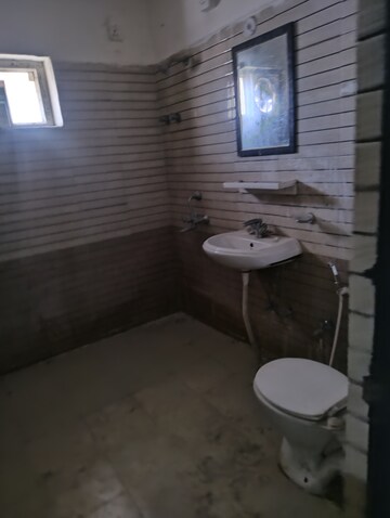 Bathroom in 3 BHK Apartment at LDA Parijaat Apartments, Faizabad Road – for Rent