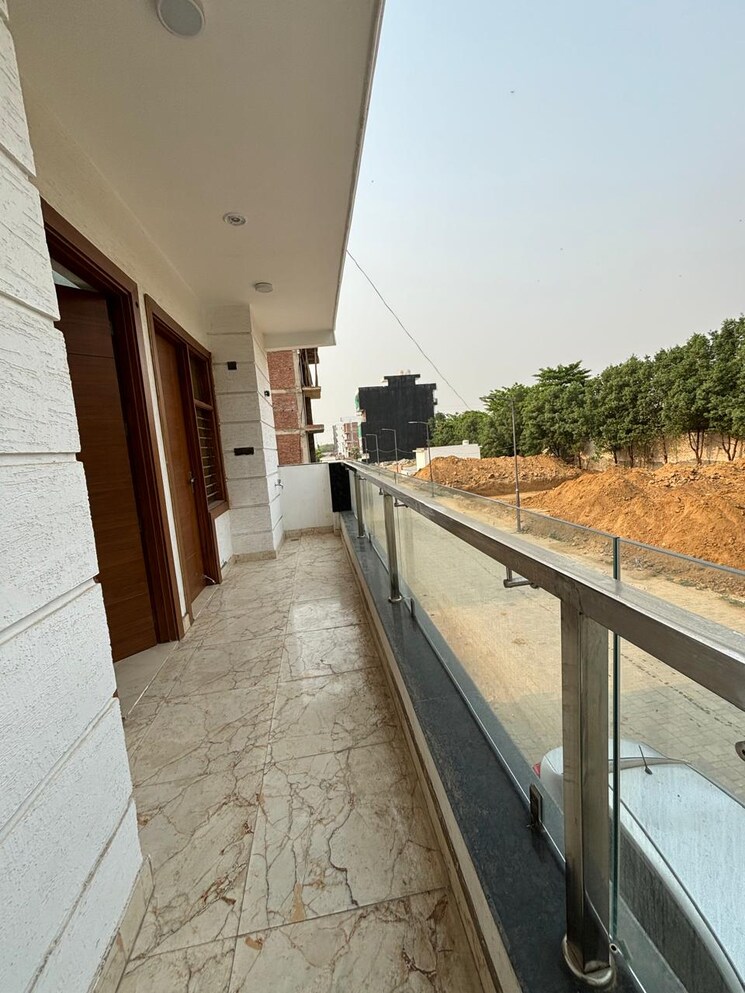 Balcony, amolik-aster-woods 3 Bedroom 172 Sq.Yd. Builder Floor In Sector 98 Faridabad 8125553