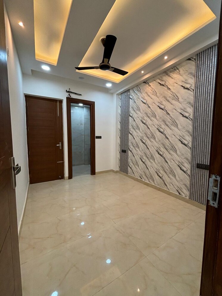 Room, amolik-aster-woods 3 Bedroom 172 Sq.Yd. Builder Floor In Sector 98 Faridabad 8125553