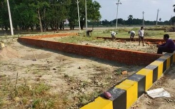 Plot For Sale in Sector 82