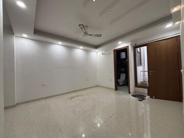 Room in 4 BHK Builder Floor at Saket – for Rent