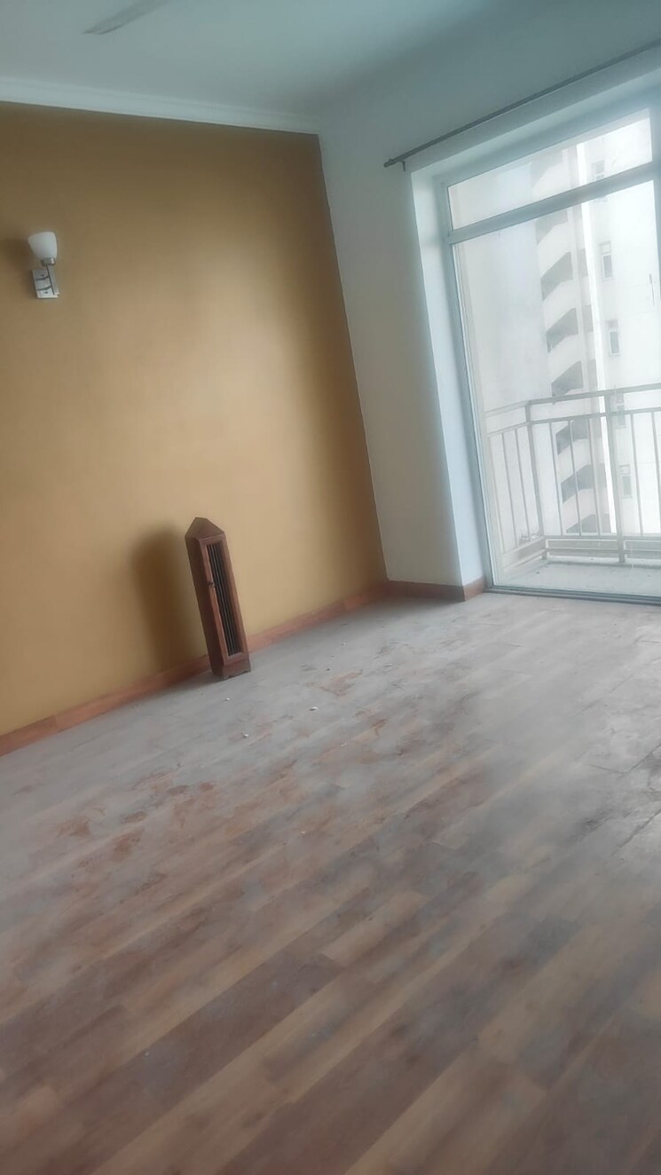 Room, sector 150 2 Bedroom 1050 Sq.Ft. Apartment In Sector 150 Noida 8125592