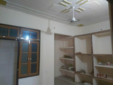 Furnished Amenities in 1 BHK Builder Floor at Aliganj – for Rent