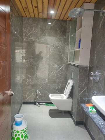 Bathroom in 6+ BHK Independent House at Gomti Nagar – for Sale