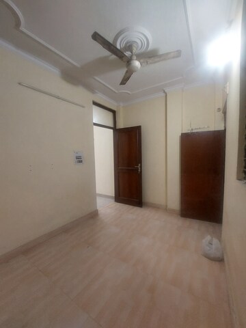 Furnished Amenities in 2 BHK Apartment at Sarita Vihar – for Rent