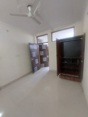 Living Room in 1 BHK Apartment at Sarita Vihar – for Rent