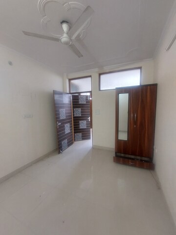 Room in 1 BHK Apartment at Sarita Vihar – for Rent