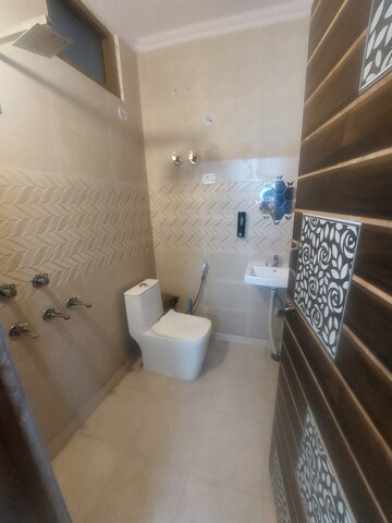 Master Bedroom in 1 BHK Apartment at Sarita Vihar – for Rent
