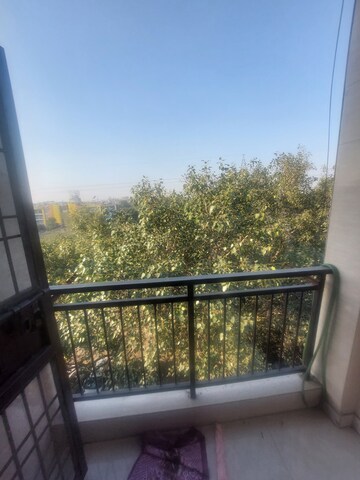 Furnished Amenities in 1 BHK Apartment at Sarita Vihar – for Rent