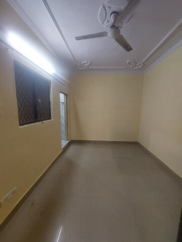 Furnished Amenities in 1 BHK Apartment at Sarita Vihar – for Rent