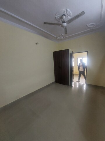 Room in 1 BHK Apartment at Sarita Vihar – for Rent