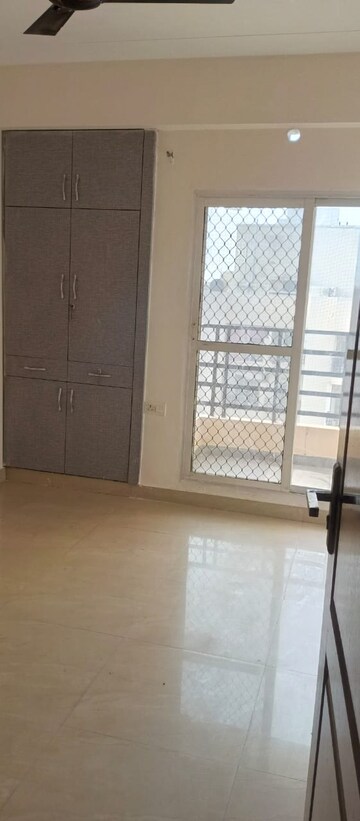 Room in 3 BHK Apartment at Nimbus The Hyde park, Sector 78 – for Rent