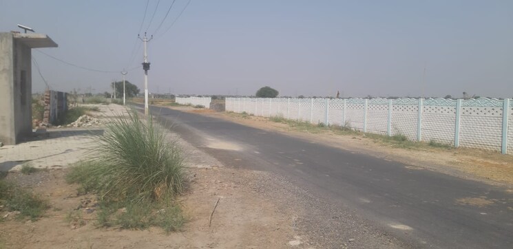 undefined, upsidc site b  99 Sq.Yd. Plot In Upsidc Site B Greater Noida 8125697