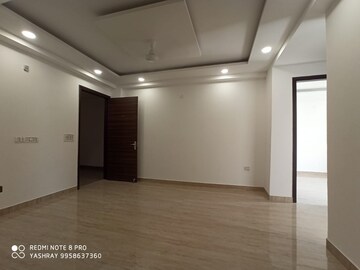 Room in 2 BHK Builder Floor at Saket – for Rent