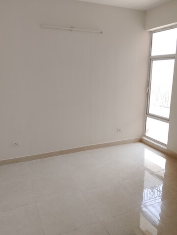 Room in 2 BHK Apartment at Signature Global Andour Height, Sector 71 – for Sale